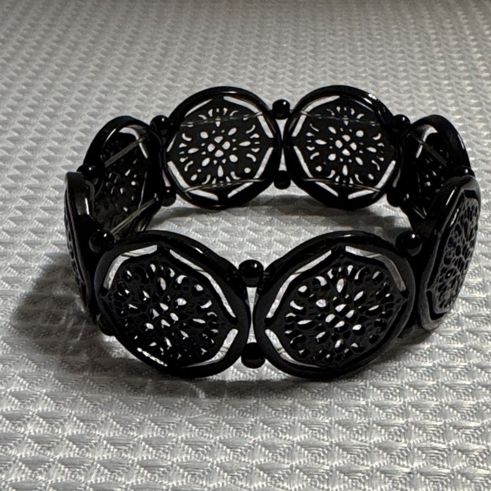 Black Enamel Filigree Metal Stretch Bracelet BOHO Gothic 7”